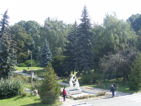 A megyei kórház parkja