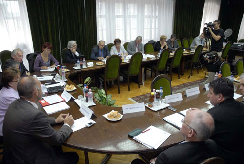 Mélyponthoz közelít az egészségügy