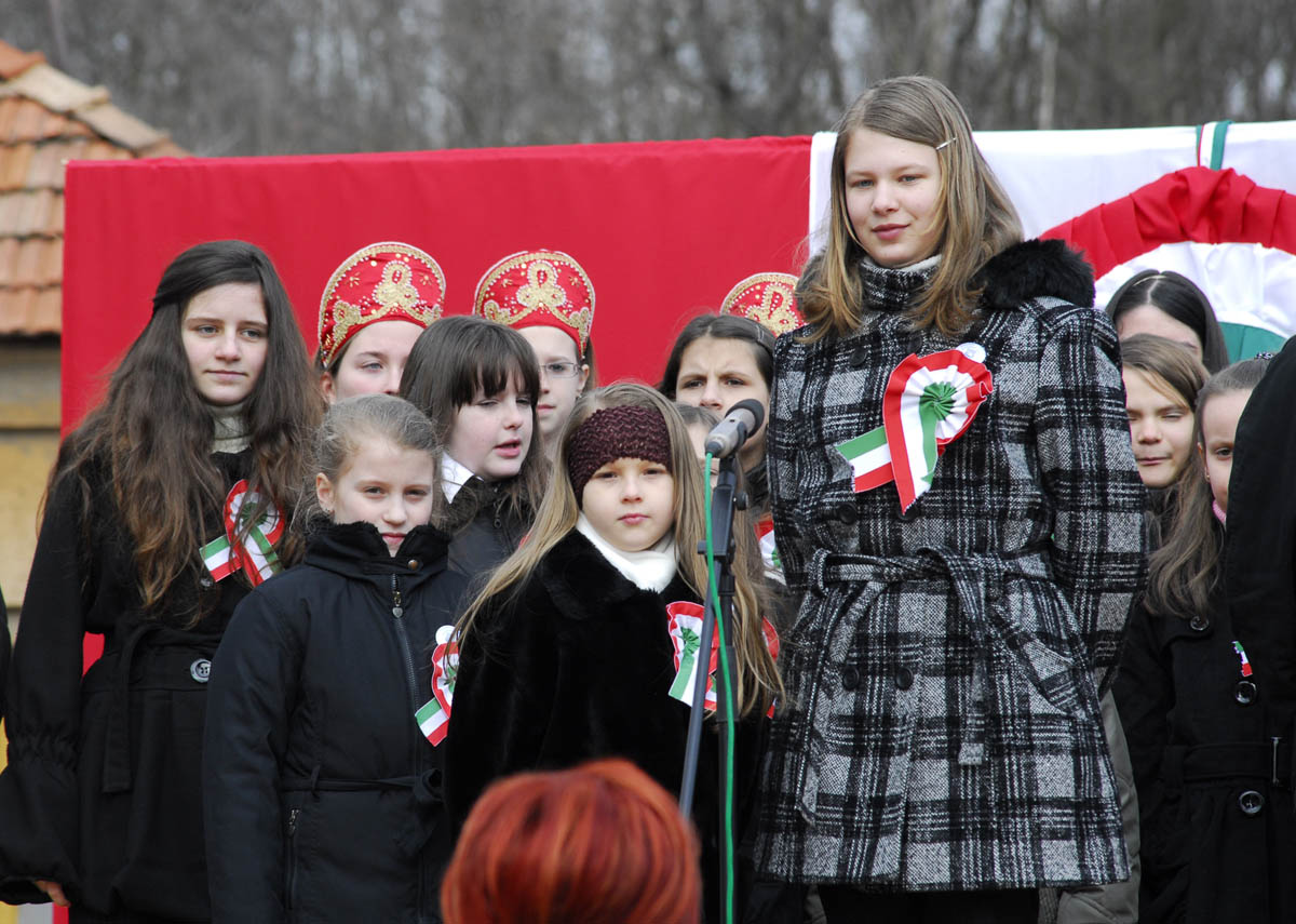 Mucsony, szoboravató Mucsony, szoboravató