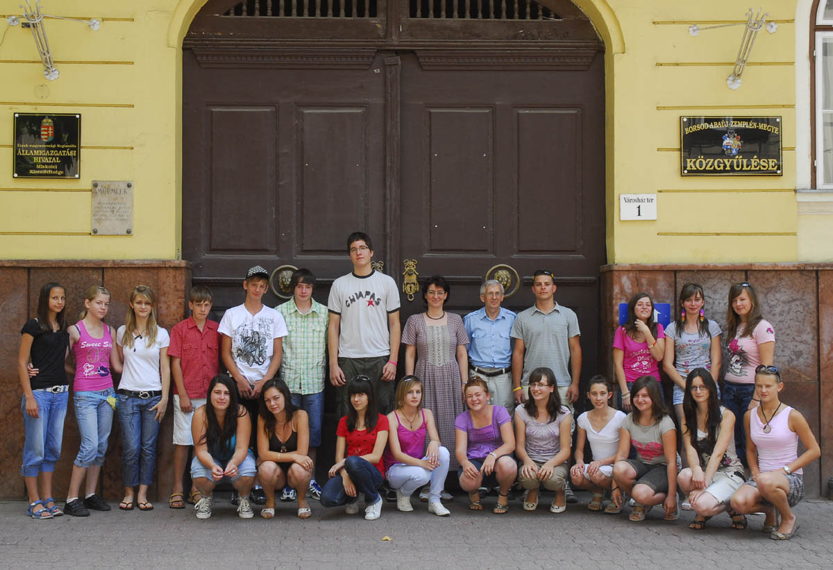 A magyar légitársaság és egy olasz város is segít az árvízkárosult gyermekeknek