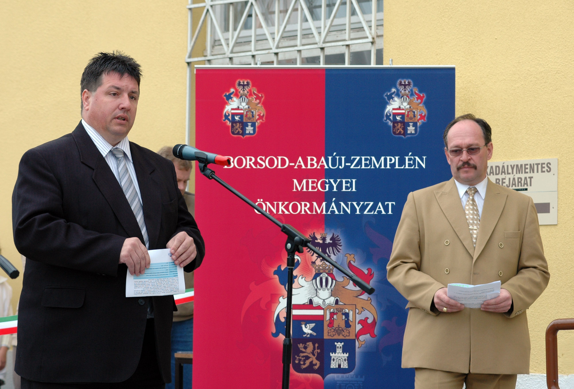Dr. Kovács János főjegyző köszöntője. Dr. Kovács János főjegyző köszöntője.