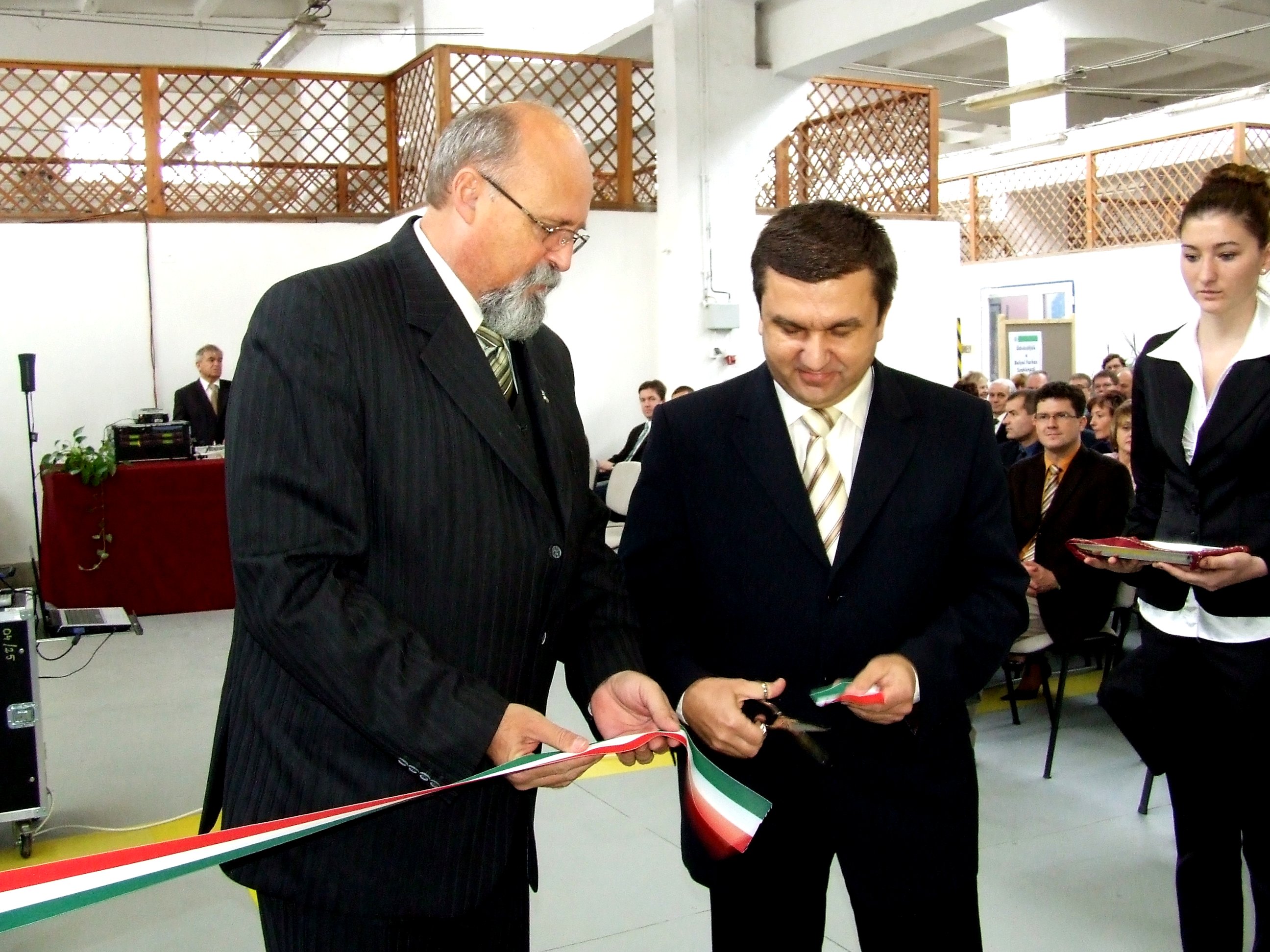 Szupermodern tanműhely Ózdon