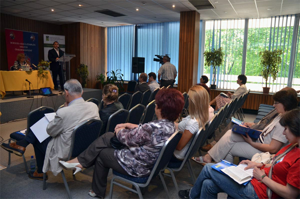 A Közös értékeink címet viselő, Európai Unió által támogatott, Szlovákia és Magyarország közötti, határ-menti, regionális médiaprojekt szakmai konferenciája Közös értékeink