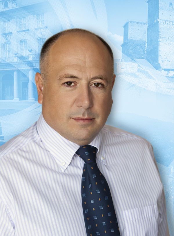 Dr. Kriza Ákos polgármester