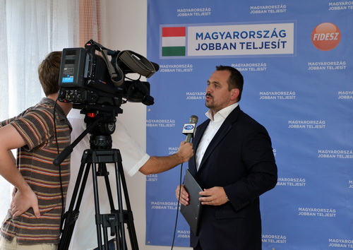 Megvédik a magyar földet!