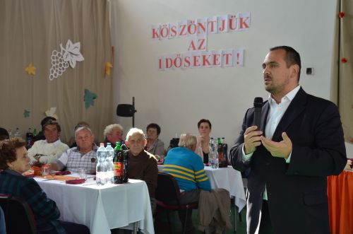 Szükség van a generációk közti hídverésre