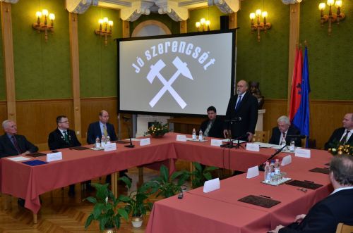 Klasztert alapítottak a megye szénbányászatáért