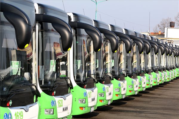 Korszerű buszok állnak forgalomba