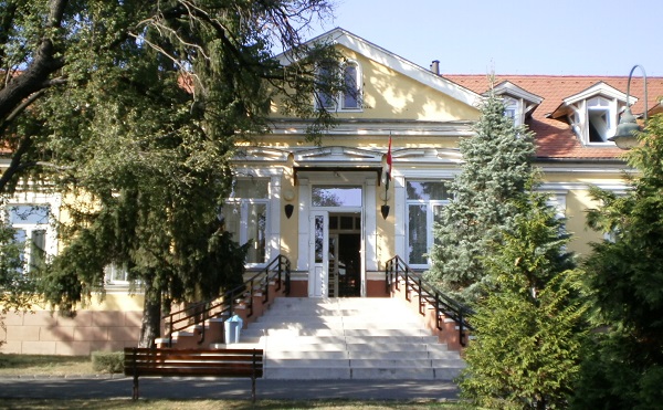 Szerencsen újult meg kollégium