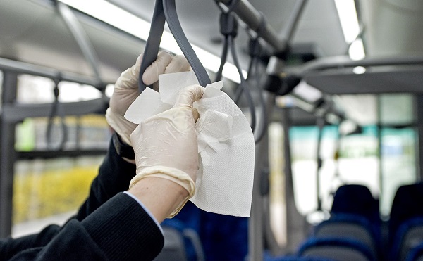 Miskolcon is büntetik a maszk nélkül utazókat