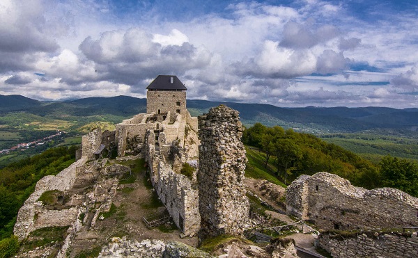 Folytatódik a regéci vár felújítása