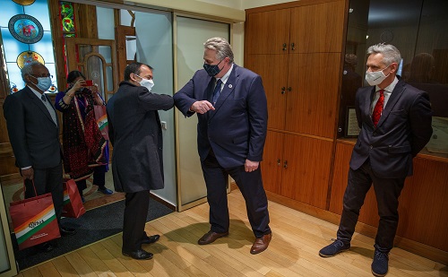 Veres Pál: erősíteni kell a nemzetközi kapcsolatokat 
