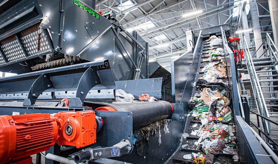 Elindult a szelektív hulladékválogató technológia próbaüzeme Miskolcon