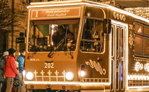 Európa legszebb adventi villamosa lett a miskolci - újra