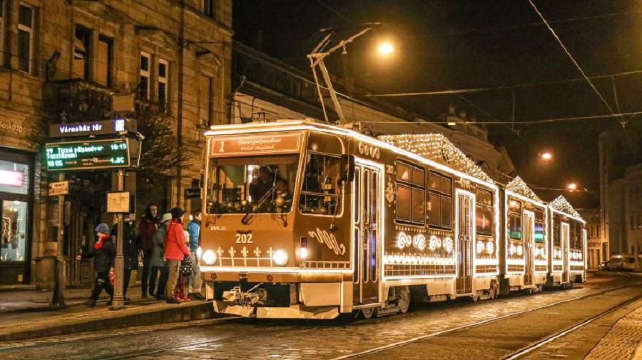 Hatodjára kapta az Európa legszebb adventi villamosa elismerést Miskolc Mézeskalács Adventi Villamosa - Fotó: MKV Zrt.